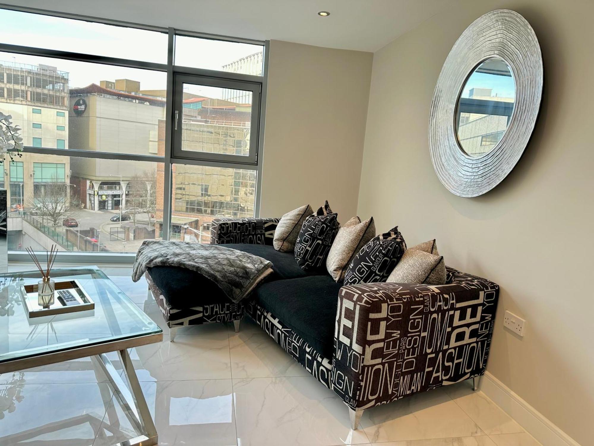 Superior Apartment In Cardiff City Centre Екстериор снимка