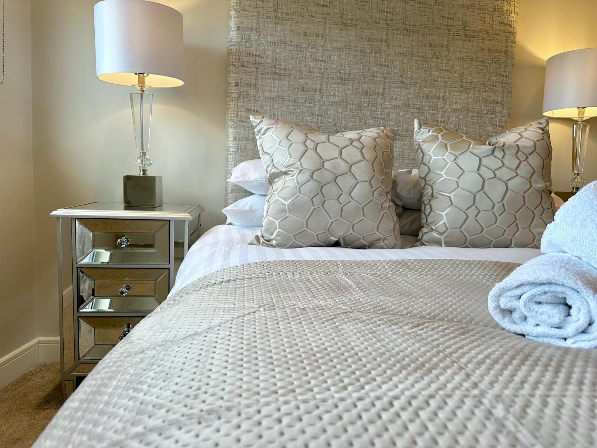 Superior Apartment In Cardiff City Centre Екстериор снимка
