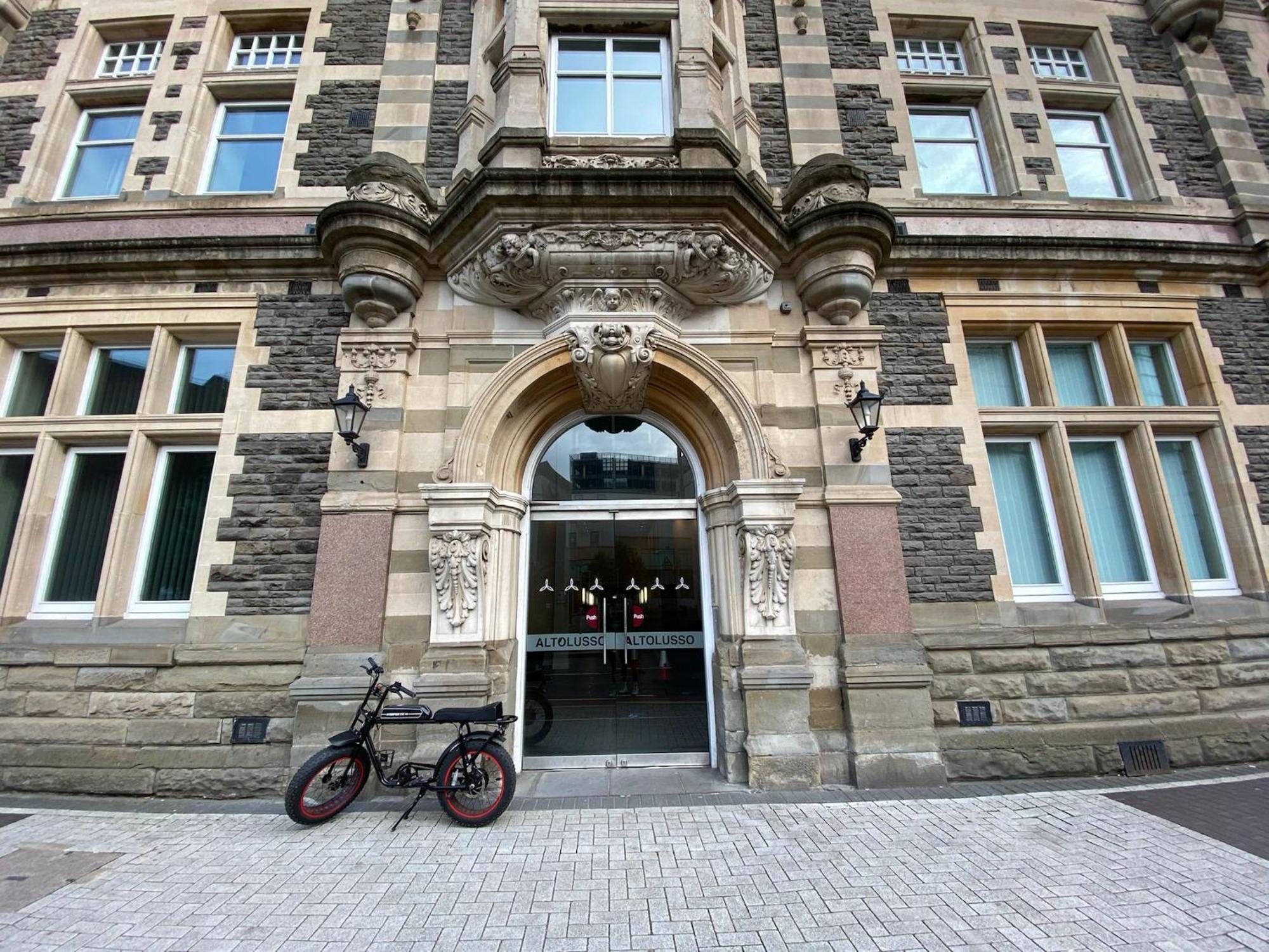 Superior Apartment In Cardiff City Centre Екстериор снимка